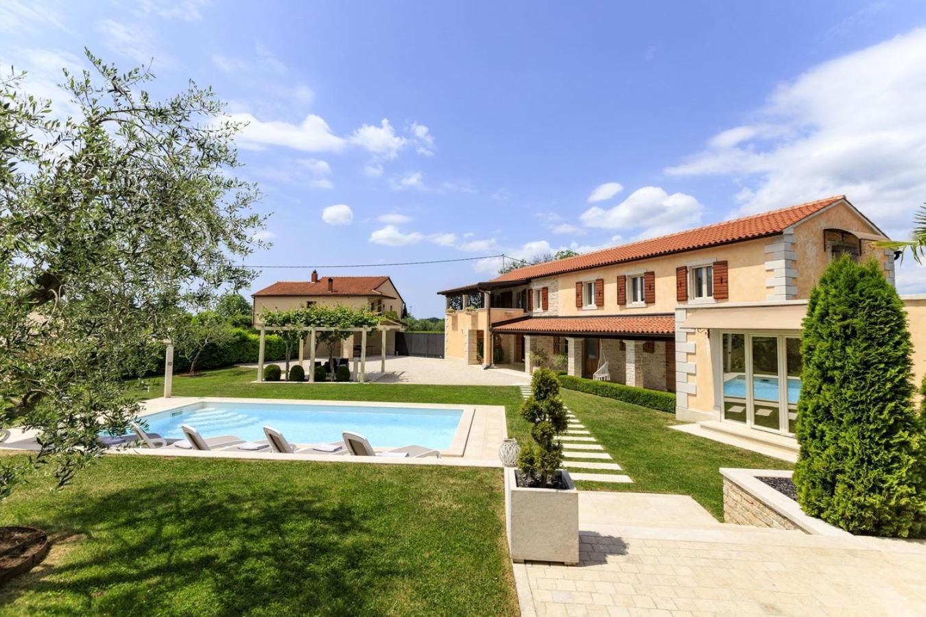 Villa Viscum In Central Istria For 8 Persons With Large Garden - Pet Friendly Пазин Екстер'єр фото
