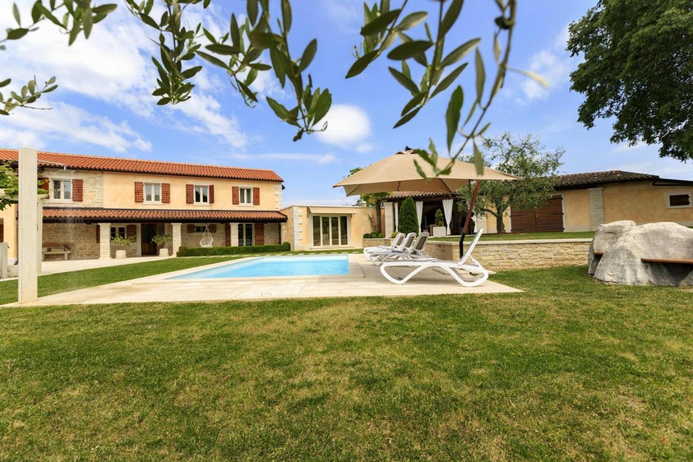 Villa Viscum In Central Istria For 8 Persons With Large Garden - Pet Friendly Пазин Екстер'єр фото