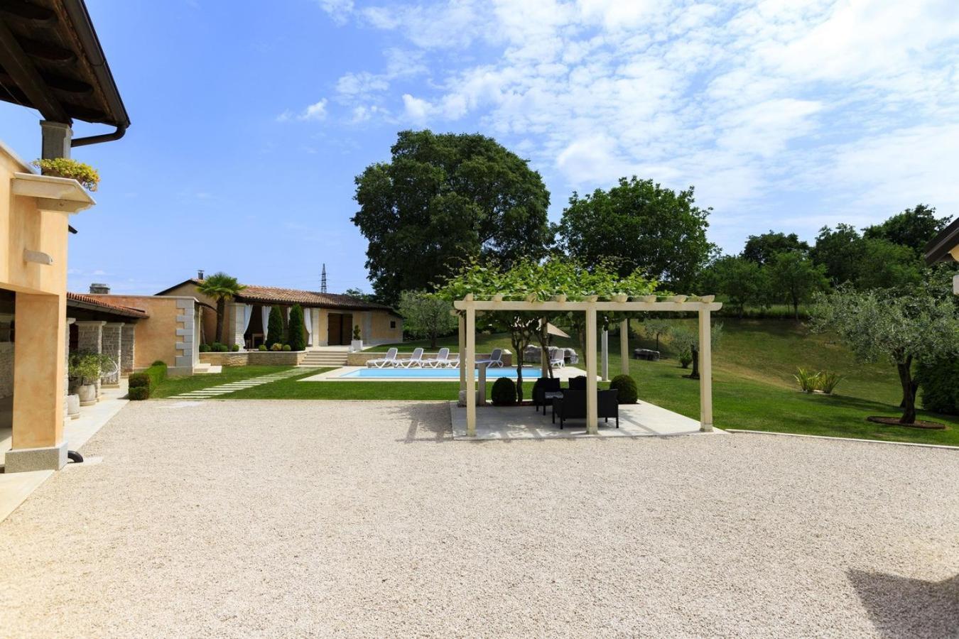 Villa Viscum In Central Istria For 8 Persons With Large Garden - Pet Friendly Пазин Екстер'єр фото