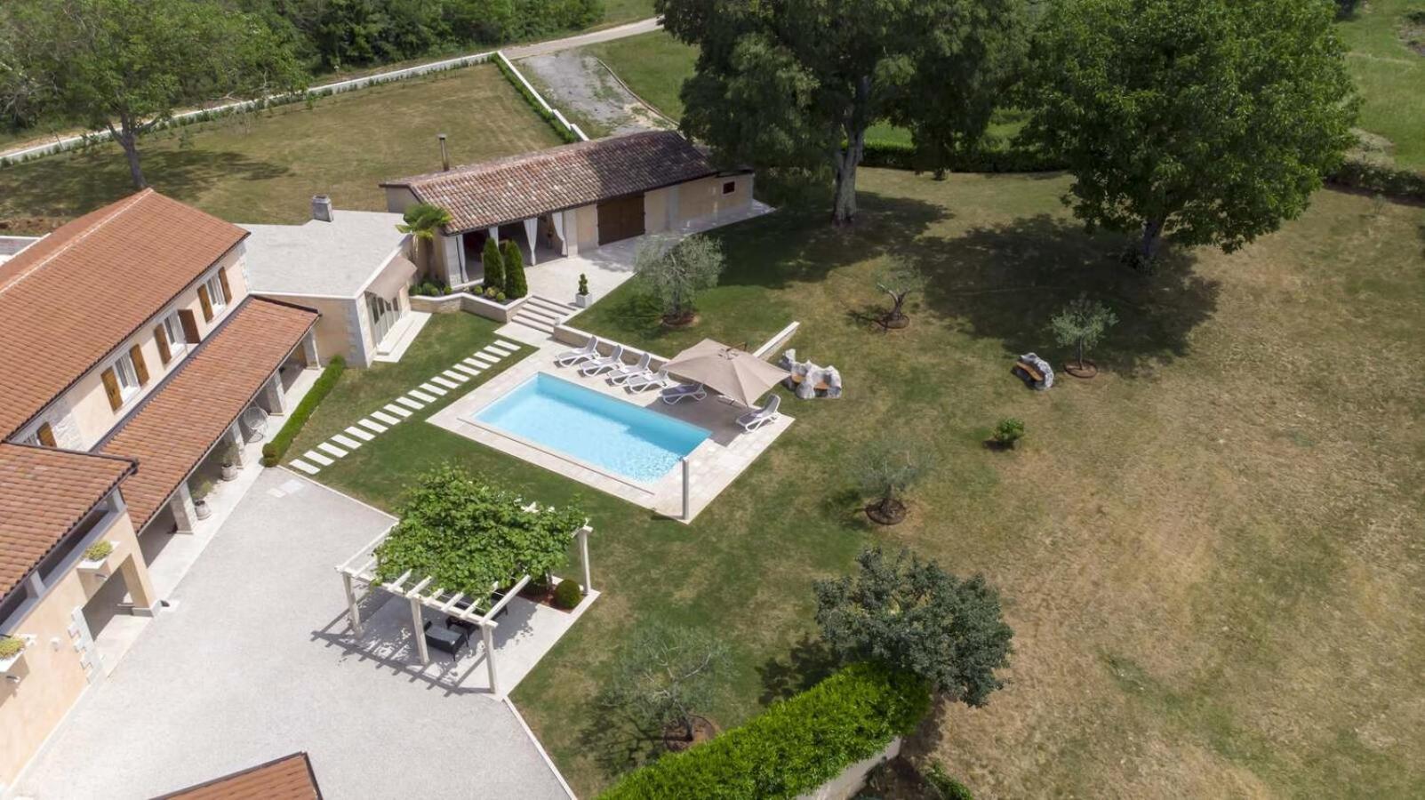 Villa Viscum In Central Istria For 8 Persons With Large Garden - Pet Friendly Пазин Екстер'єр фото