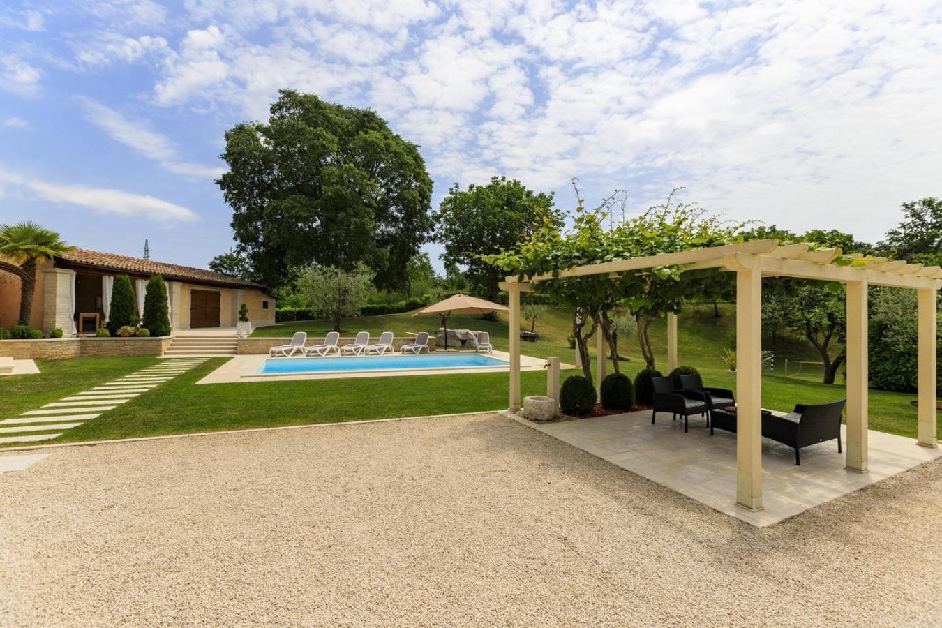 Villa Viscum In Central Istria For 8 Persons With Large Garden - Pet Friendly Пазин Екстер'єр фото
