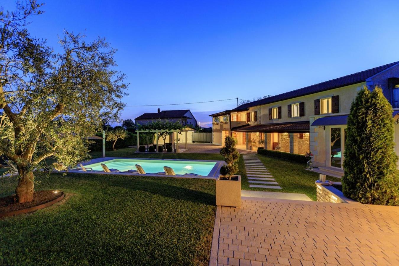 Villa Viscum In Central Istria For 8 Persons With Large Garden - Pet Friendly Пазин Екстер'єр фото