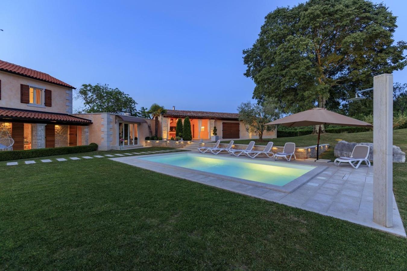 Villa Viscum In Central Istria For 8 Persons With Large Garden - Pet Friendly Пазин Екстер'єр фото