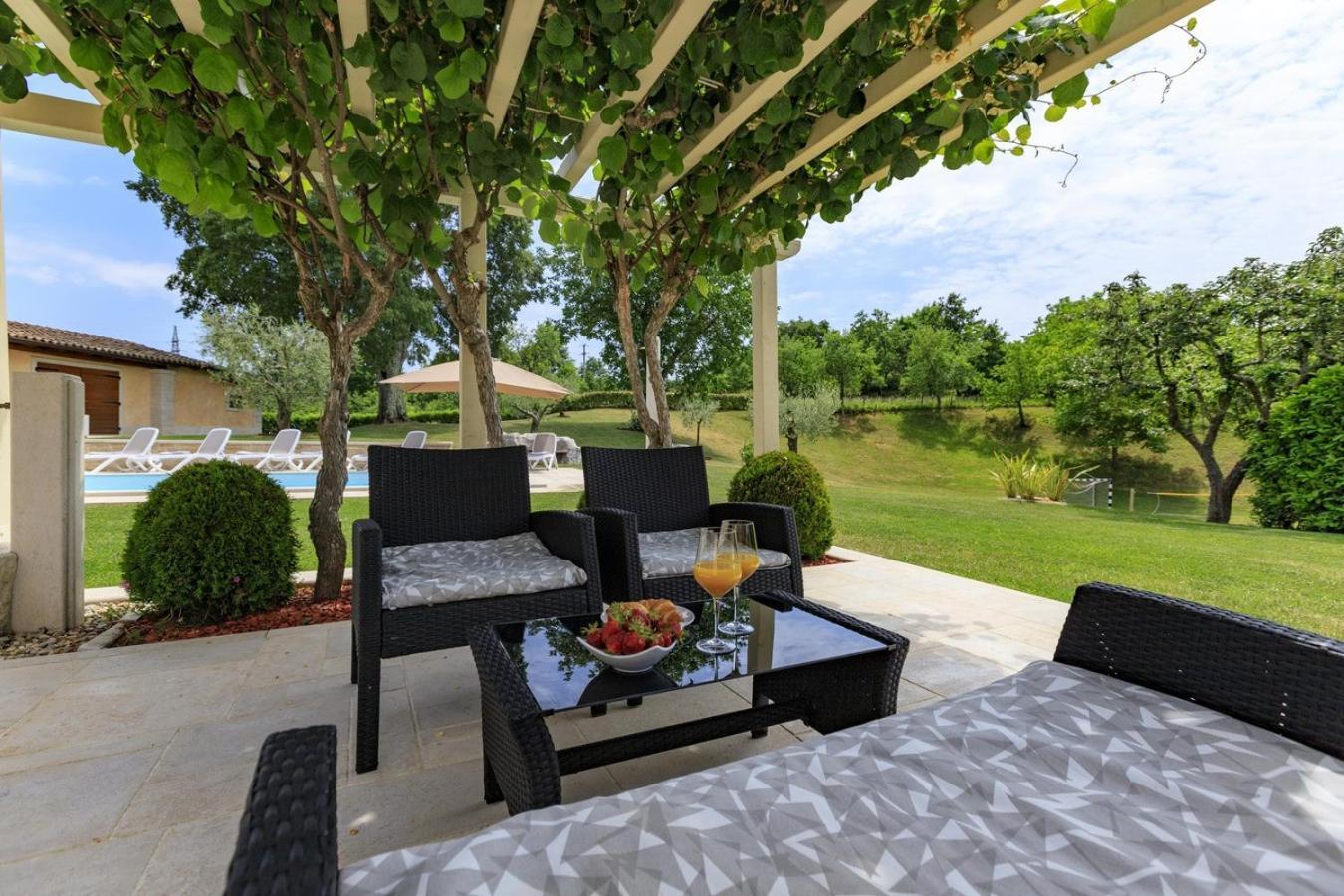 Villa Viscum In Central Istria For 8 Persons With Large Garden - Pet Friendly Пазин Екстер'єр фото