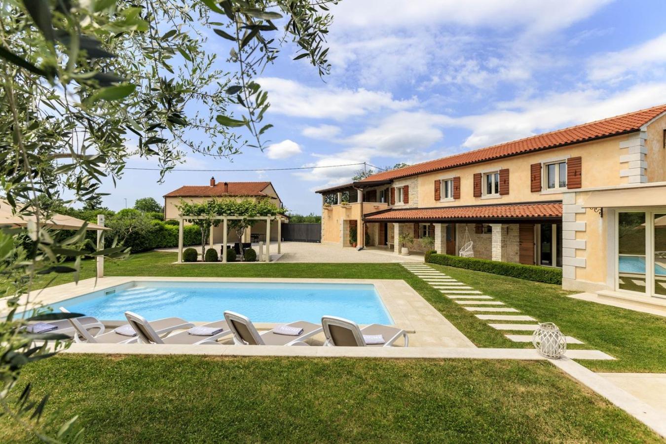 Villa Viscum In Central Istria For 8 Persons With Large Garden - Pet Friendly Пазин Екстер'єр фото